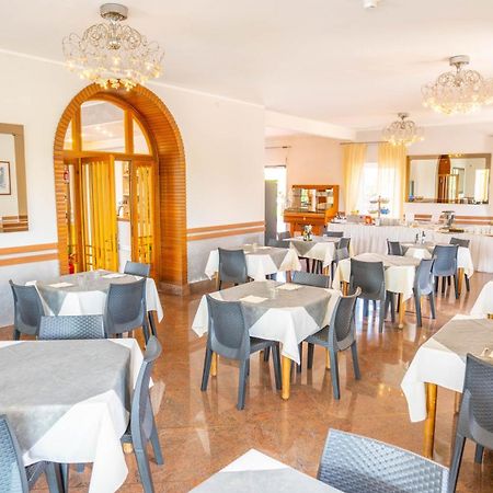 Hotel Bella Peschiera ペスキエーラ・デル・ガルダ エクステリア 写真