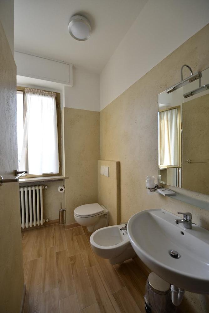 Hotel Bella Peschiera ペスキエーラ・デル・ガルダ エクステリア 写真