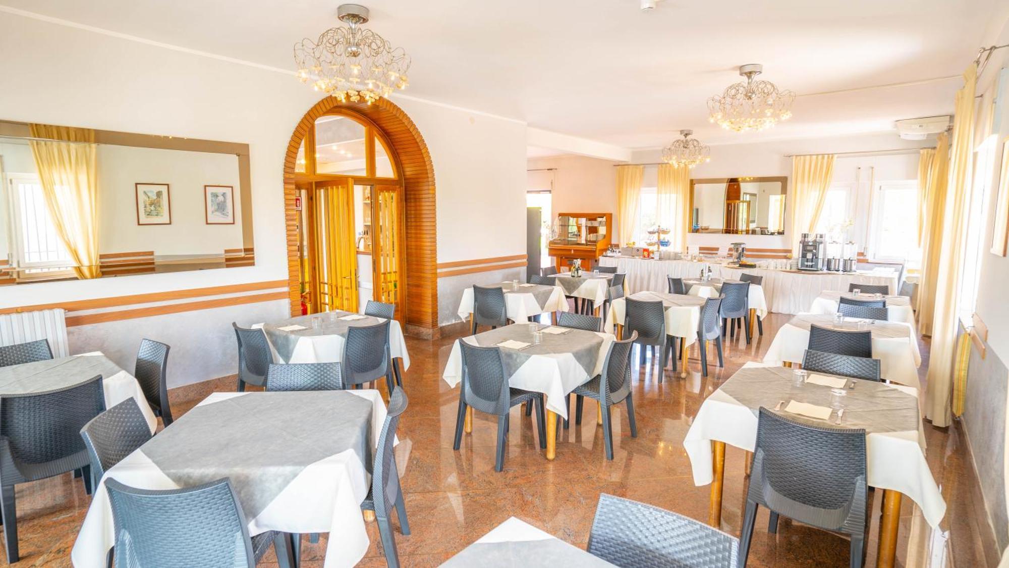 Hotel Bella Peschiera ペスキエーラ・デル・ガルダ エクステリア 写真