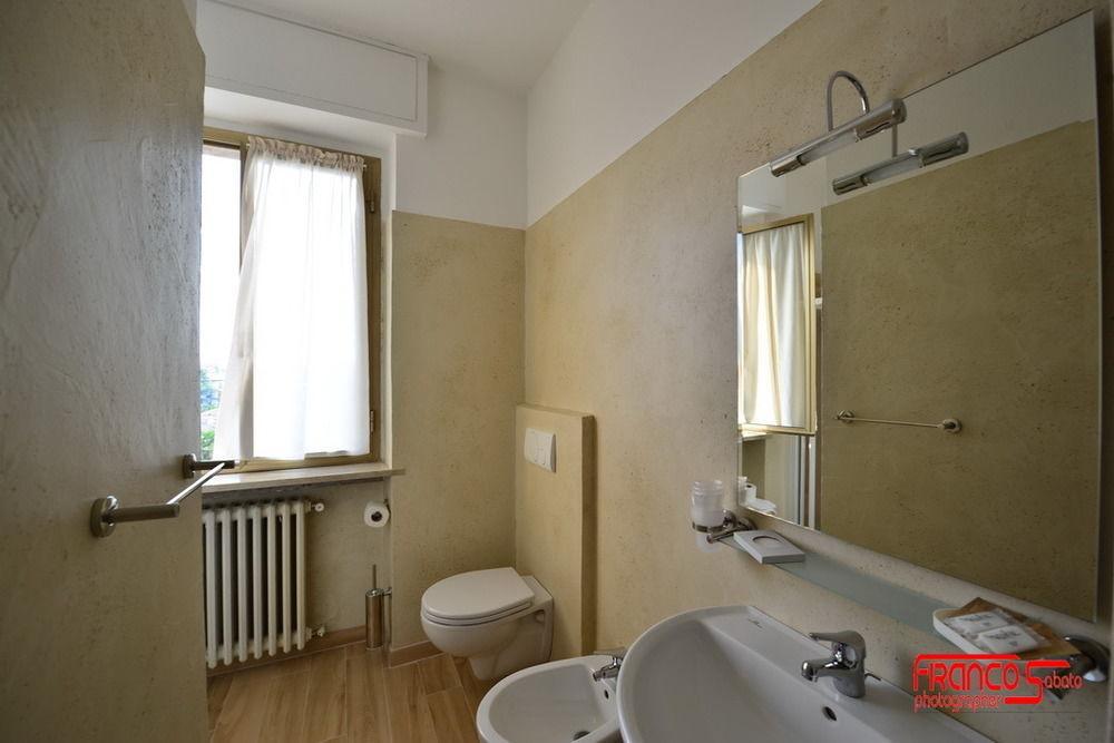 Hotel Bella Peschiera ペスキエーラ・デル・ガルダ エクステリア 写真