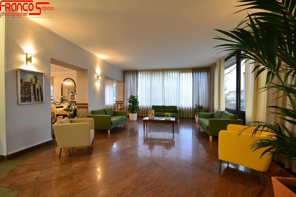 Hotel Bella Peschiera ペスキエーラ・デル・ガルダ エクステリア 写真